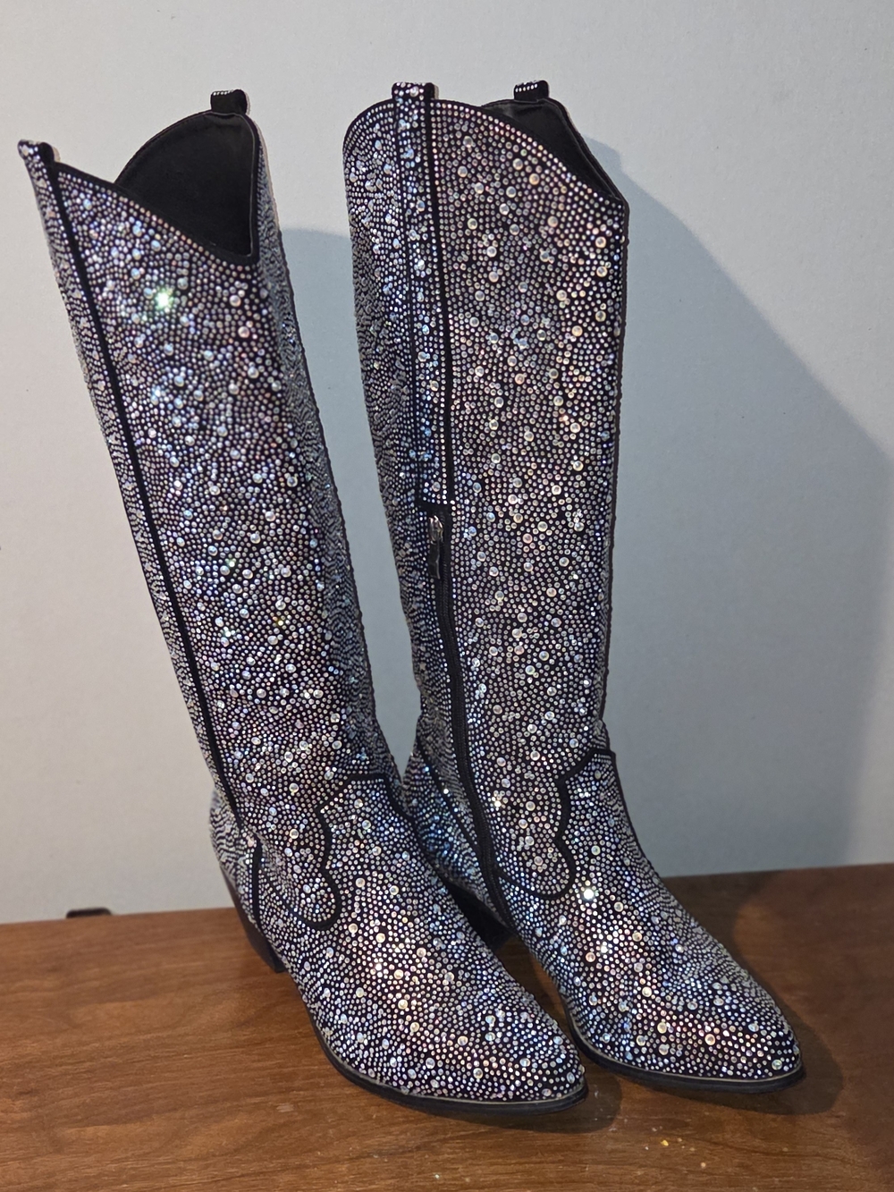 Atuelang rhinestone cowboy boots, women’s size 11.